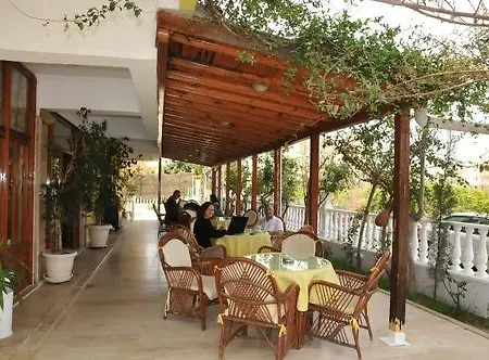 Perlo Hotel 3*